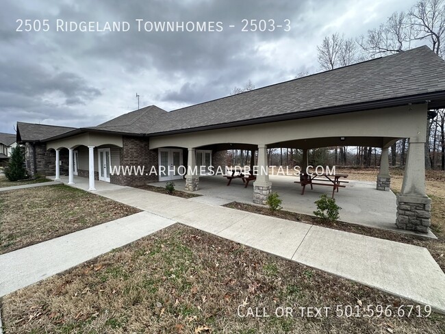 Building Photo - 2505 Ridgeland Townhomes - 2503-3 | $695 |...