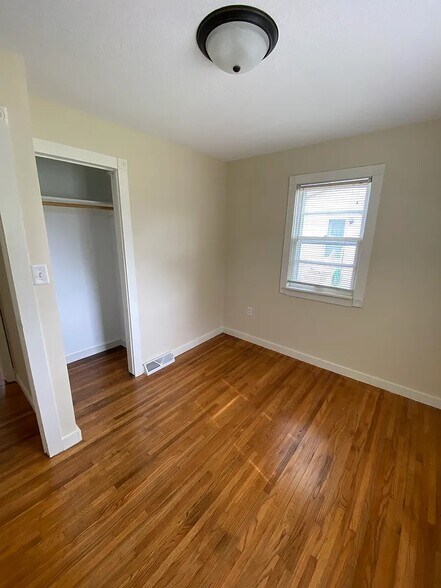 Building Photo - 2099 317th Ave NE