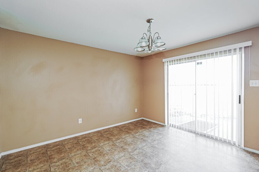 Building Photo - 10001 Chrysalis Dr