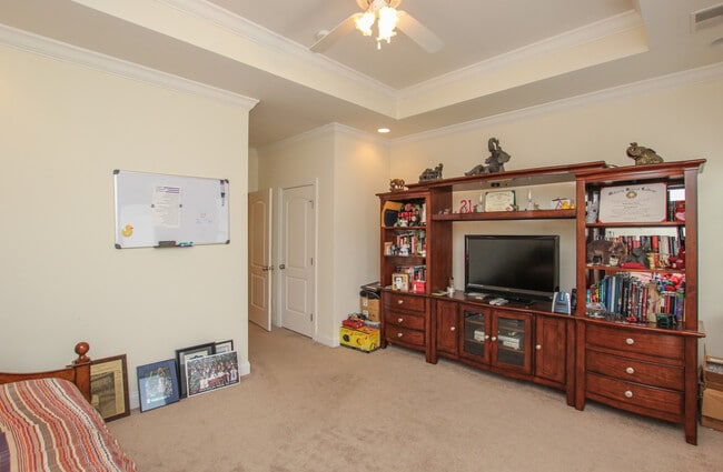 Building Photo - 5930 Obrien Ave