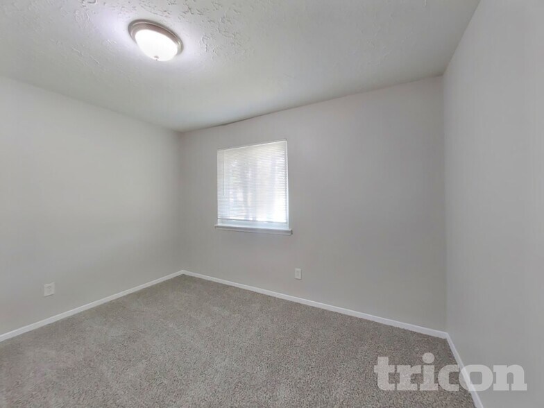 Building Photo - 8510 Sorrel Dr