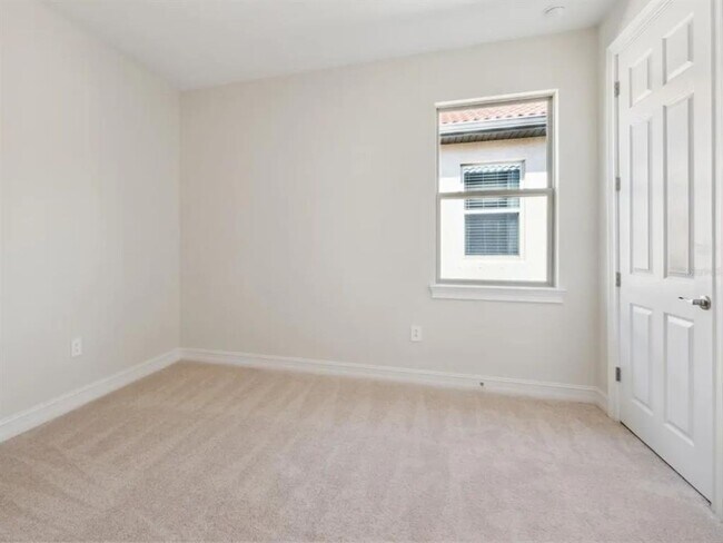 Building Photo - 309 Palestro St