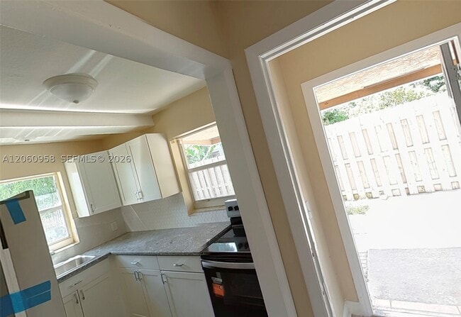 Building Photo - 1029 C 1029-1031 C
