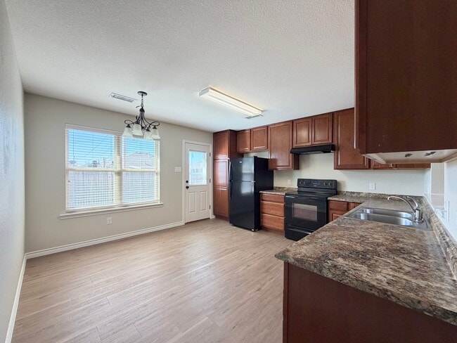 Building Photo - 5203 Graceland Dr