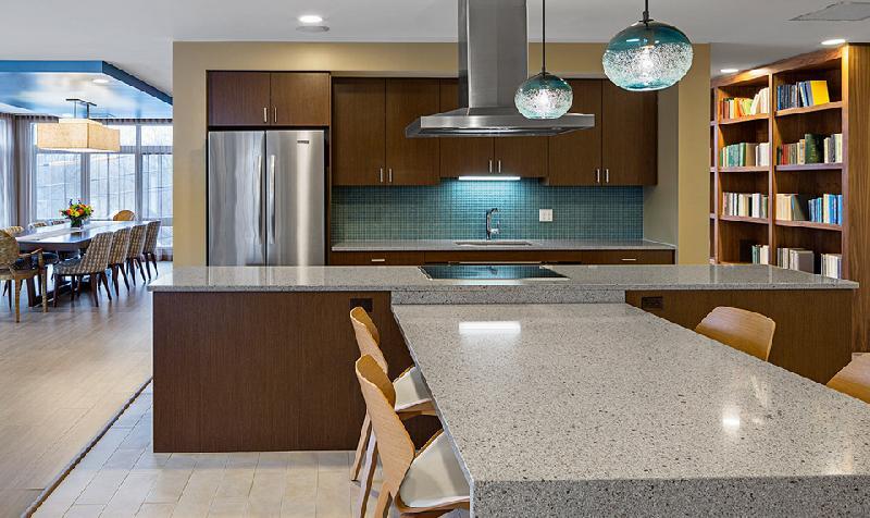 Building Photo - 36 River St