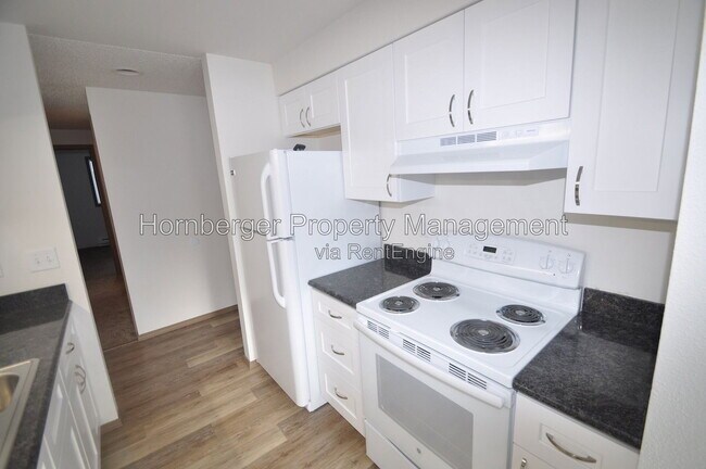 Building Photo - 8705 N Colton St