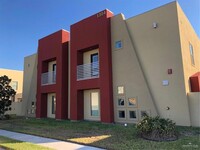 Building Photo - 1304 E Daffodil Ave