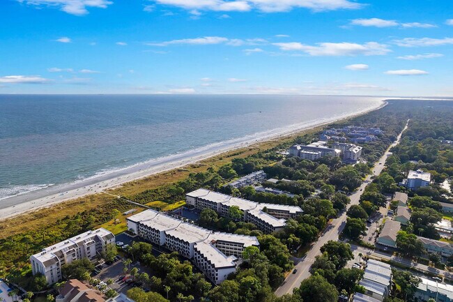 Building Photo - 23 S Forest Beach Dr