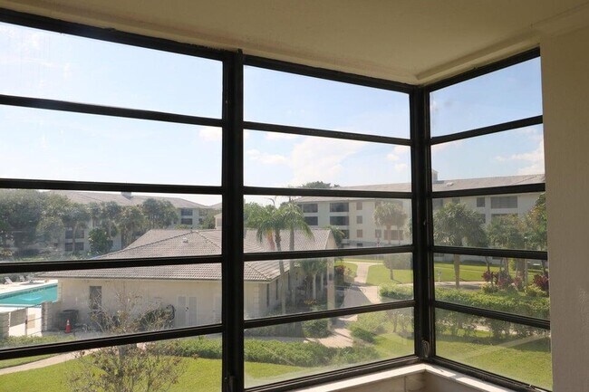 Building Photo - 3710 Whitehall Dr