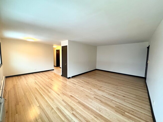 Building Photo - 424 Elgin Ave