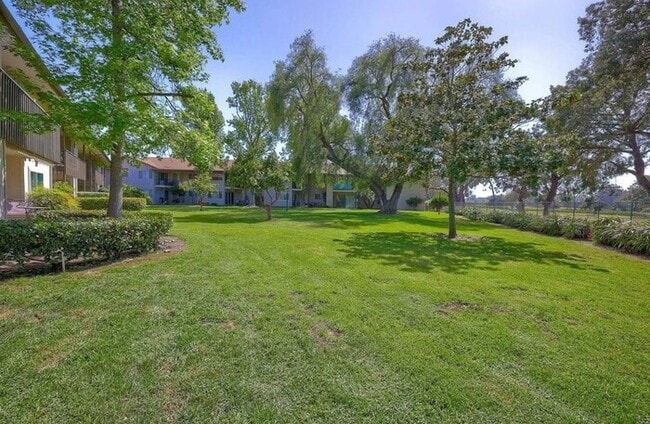 Building Photo - First-Floor 2BR Condo with Pool Access & Covered Parking in La Bonita