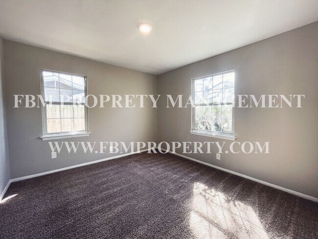 Building Photo - 136 Highland Dr