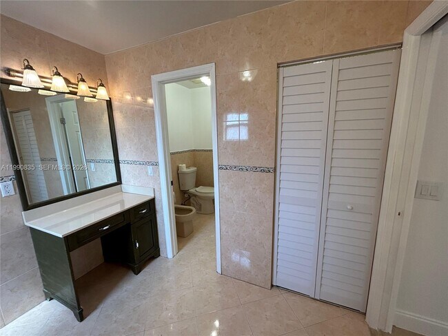 Building Photo - 8910 SW 4th Ln