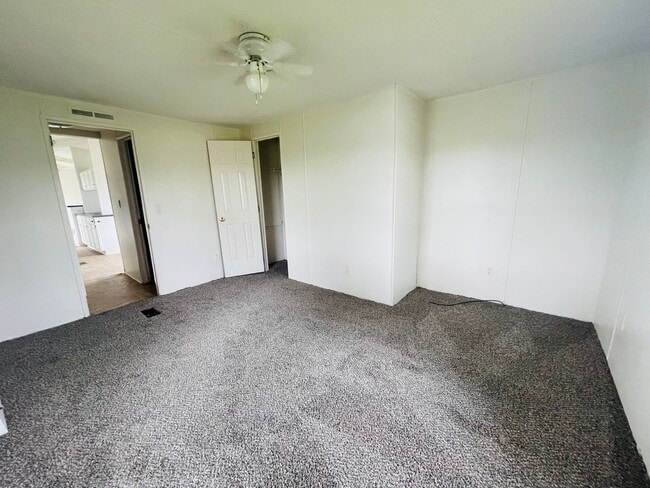 Building Photo - 2 BR, 2 BA Singlewide in Great Location in Pikeville!