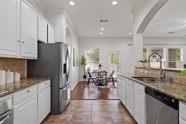 Building Photo - 2529 Mirasol Loop