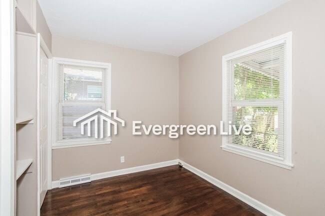 Building Photo - 5704 Chandler St