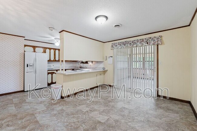 Building Photo - 4537 Shawnee Dr