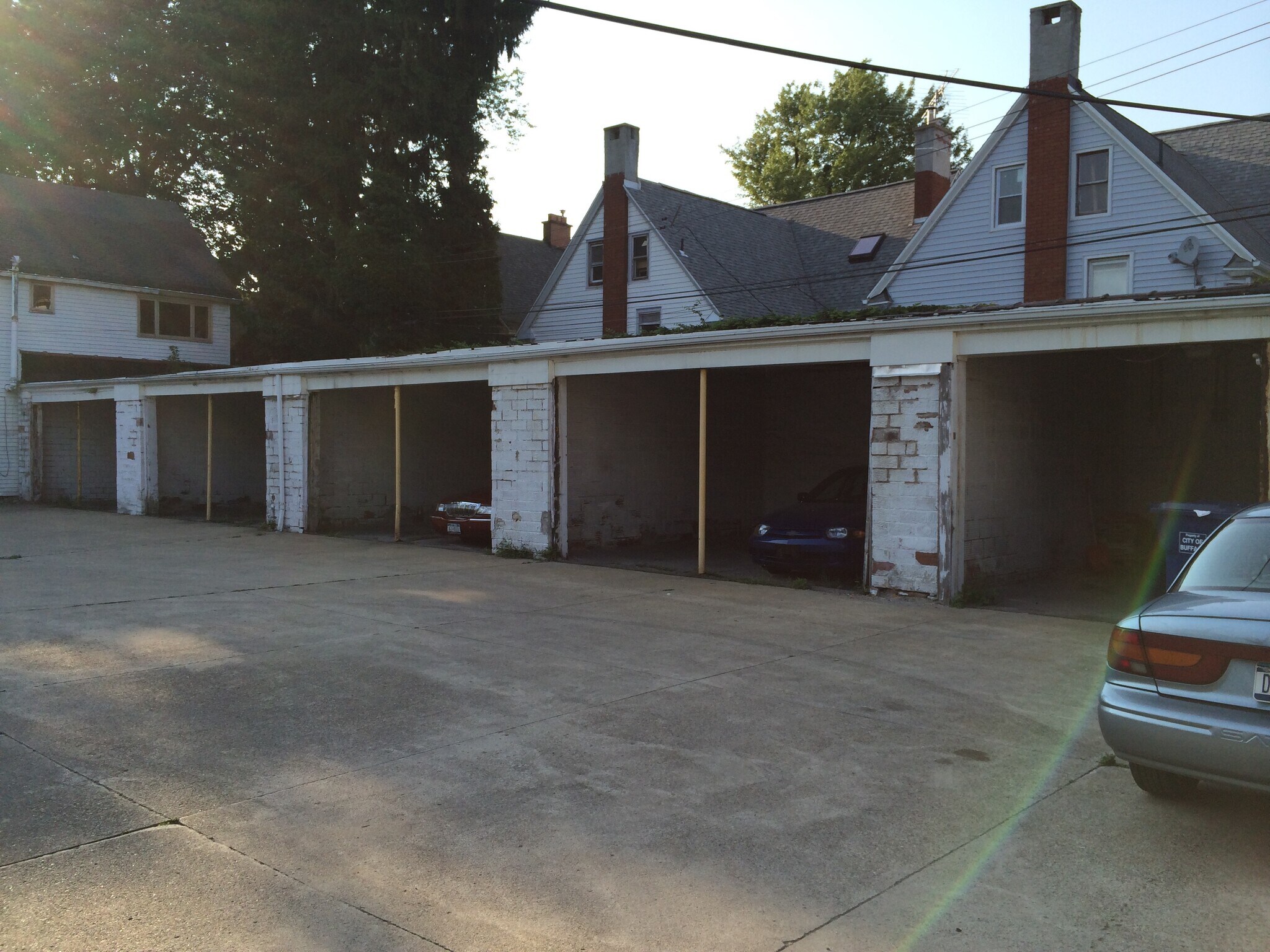 Building Photo - 608 Elmwood Ave