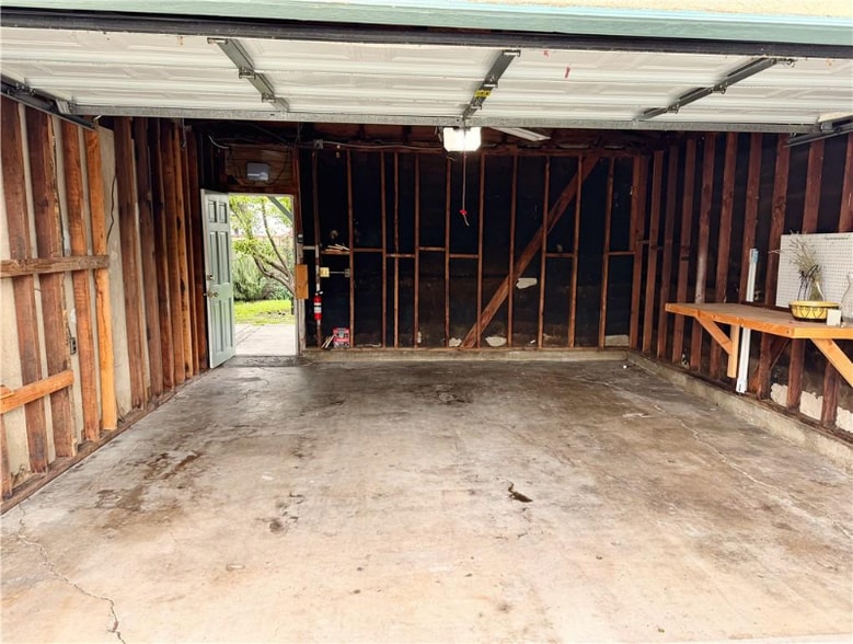 Building Photo - 18424 Calvert St