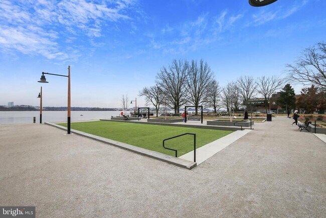 Building Photo - 501 Slaters Ln