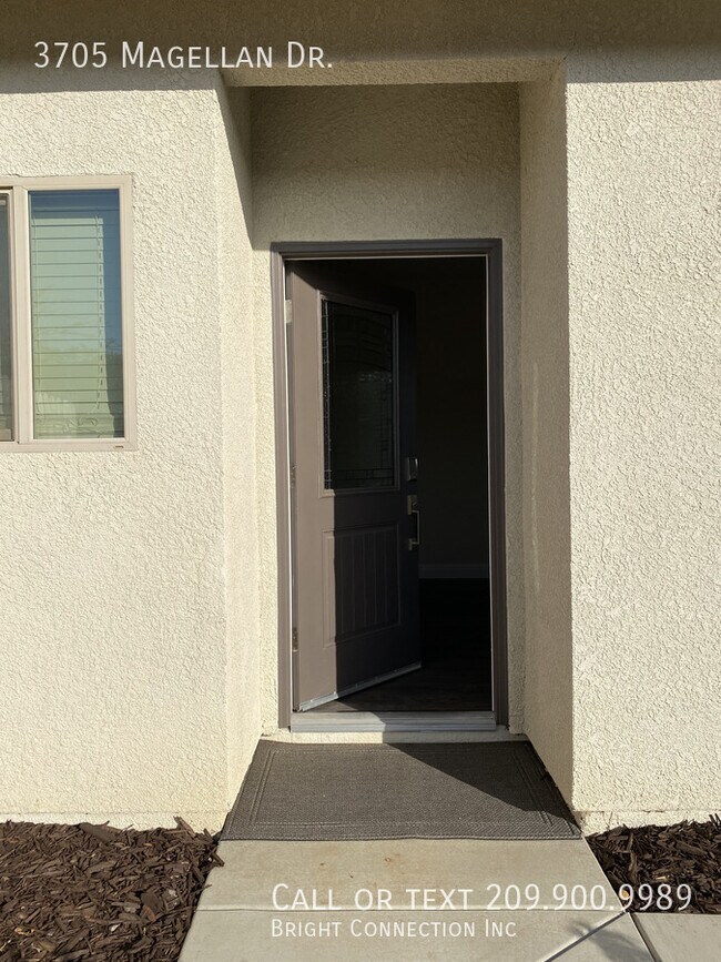 Building Photo - 3705 Magellan Dr
