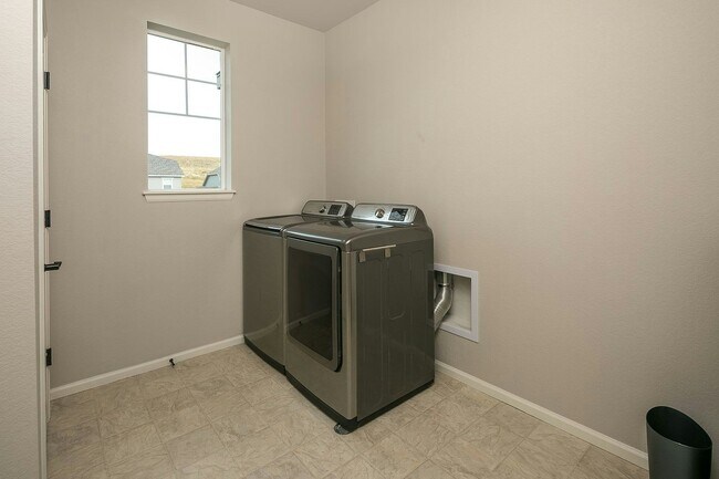 Building Photo - 17580 W 95th Pl