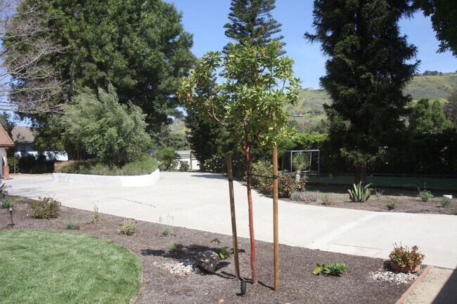 Building Photo - 2753 Redondo Cir
