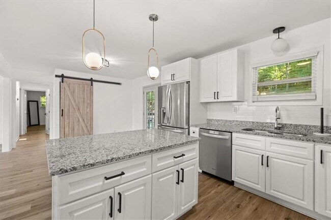 Building Photo - 5300 Binford Pl SW