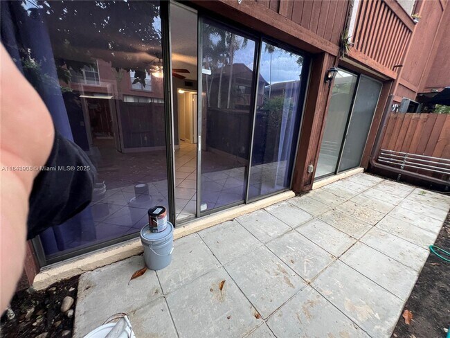 Building Photo - 6914 SW 114th Pl