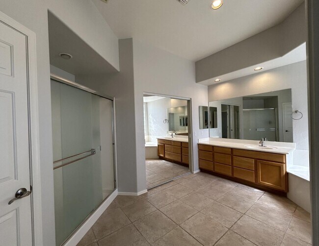 Building Photo - 26041 N Fernbush Dr