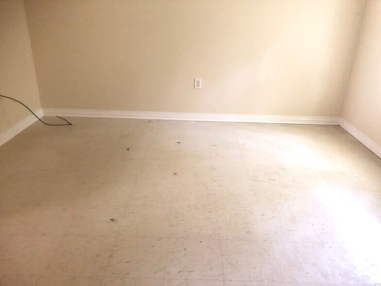 Building Photo - 44068 S Baptist Rd