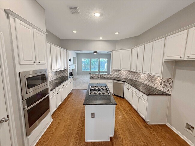 Building Photo - 14219 Kenson Ln
