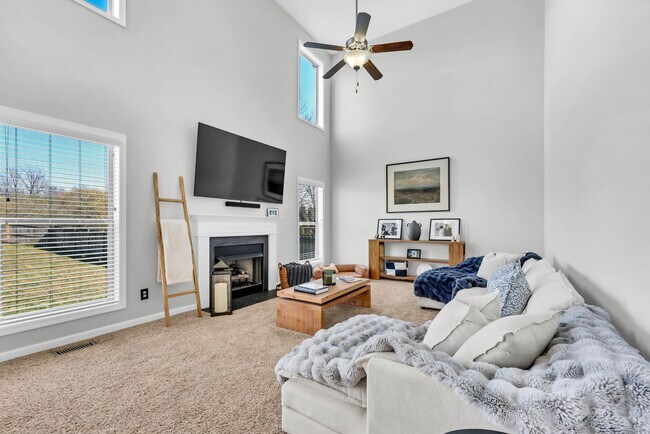 Building Photo - 3460 Oak Creek Dr