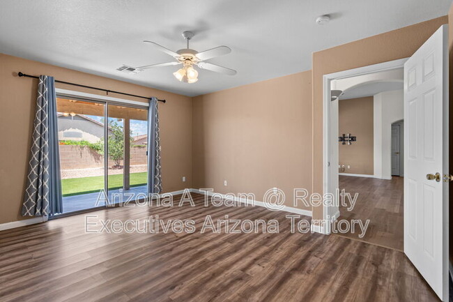 Building Photo - 8969 E Martha Root Ct