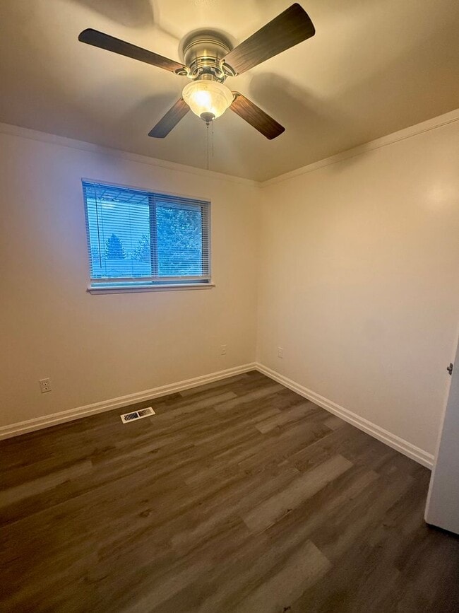 Building Photo - Beautifully Updated 3-Bed, 2-Bath Home – 2,088 Sq Ft with 2-Car Garage