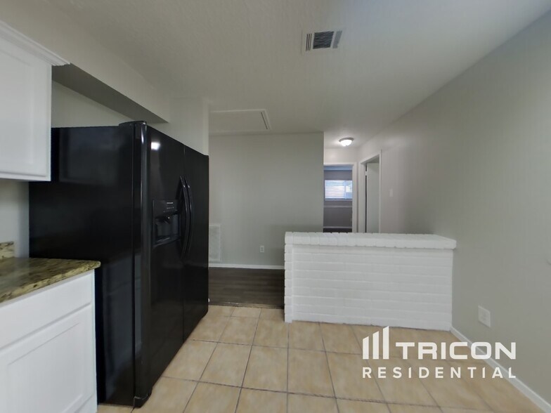 Building Photo - 8218 Tattershall Cir