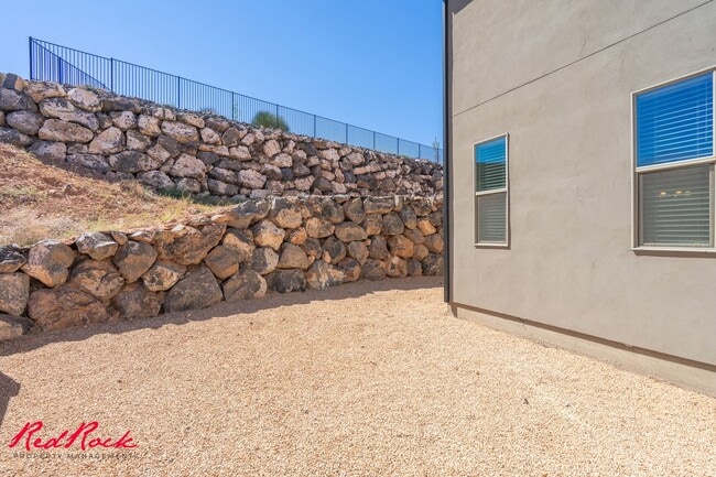 Building Photo - Hurricane Valley 3 Bedroom Townhome