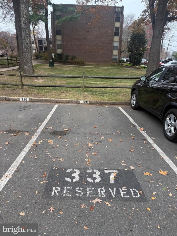 Building Photo - 3300 Woodburn Village Dr