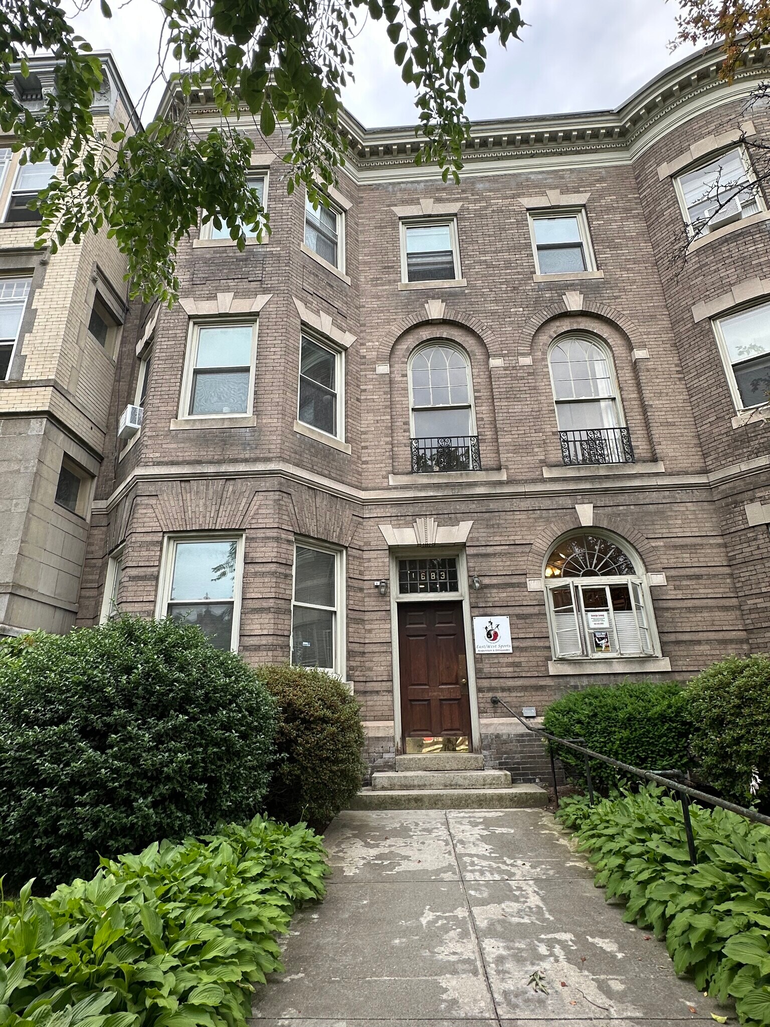 Building Photo - 1683 Beacon St
