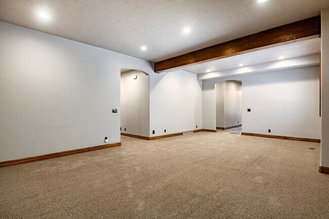 Building Photo - Luxury Mountain Retreat in Jeremy Ranch