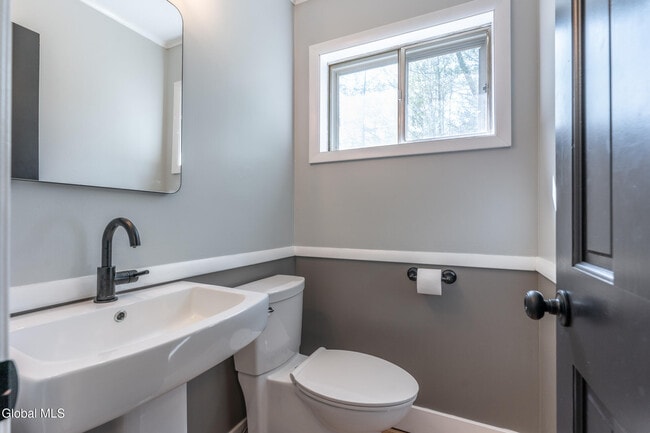 Building Photo - 3 Heather Ln