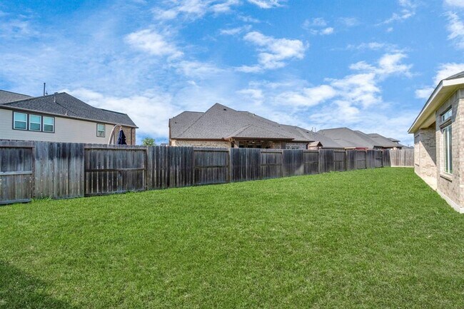 Building Photo - 28646 Monarch Cliffs Dr