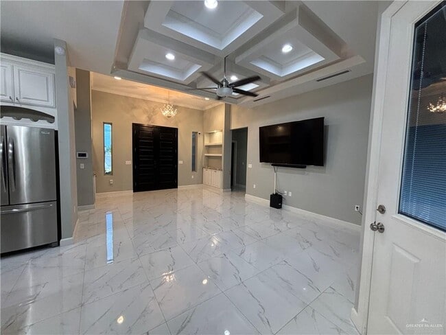 Building Photo - 27 Tulipan Ave