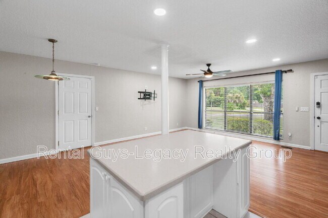 Building Photo - 3872 Marianna Rd