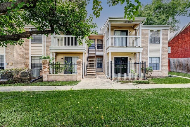 Primary Photo - 2750 Holly Hall St