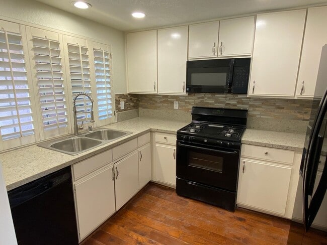 Building Photo - Rancho Villas 2 Bedroom 2.5 Bath