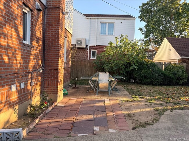 Building Photo - 76-12 175th St