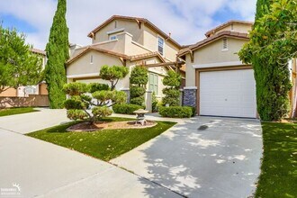 Building Photo - Impeccably Designed 4Bdm 4Ba Home in Desir...