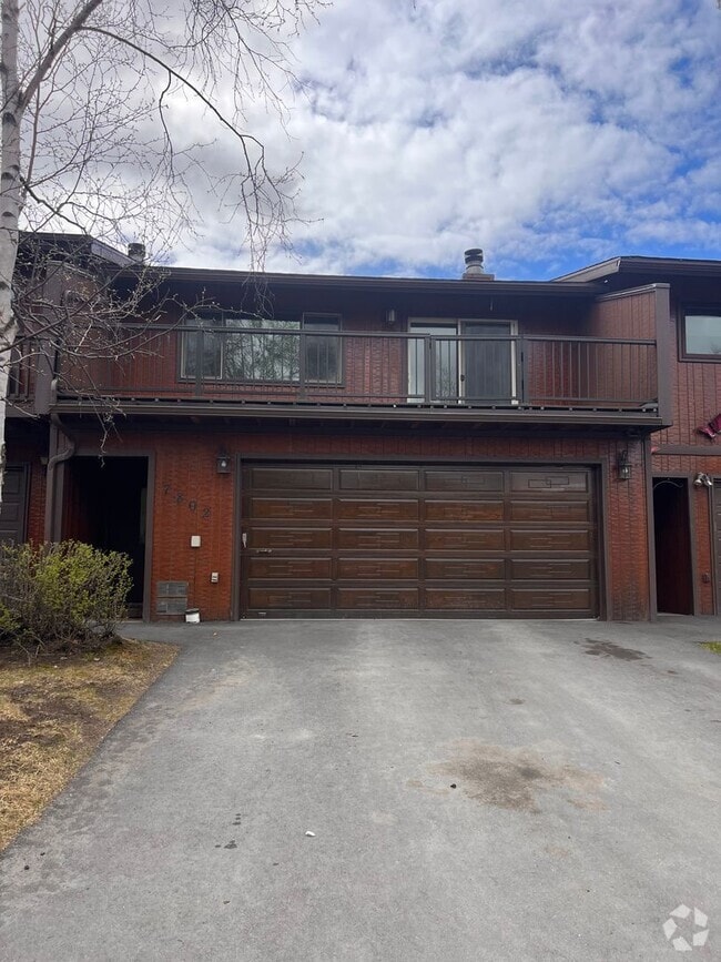 Building Photo - Spacious 3 bed/2 bath