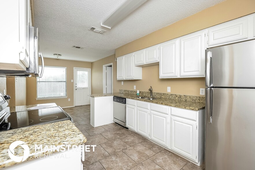 Building Photo - 645 Lemon Dr